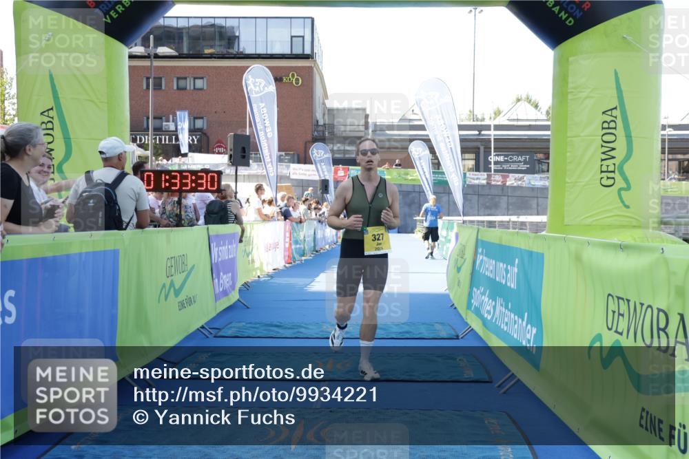 09.08.2026 - GEWOBA Citytriathlon Bremen Yannick Fuchs http://msf.ph/oto/9934221 09.08.2026 11:33:34 Ziel 311, 327 meine-sportfotos.de