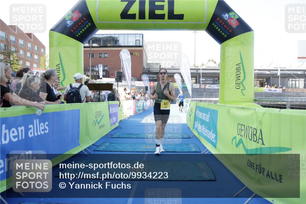 09.08.2026 - GEWOBA Citytriathlon Bremen Yannick Fuchs http://msf.ph/oto/9934223 09.08.2026 11:33:34 Ziel 311, 327 meine-sportfotos.de