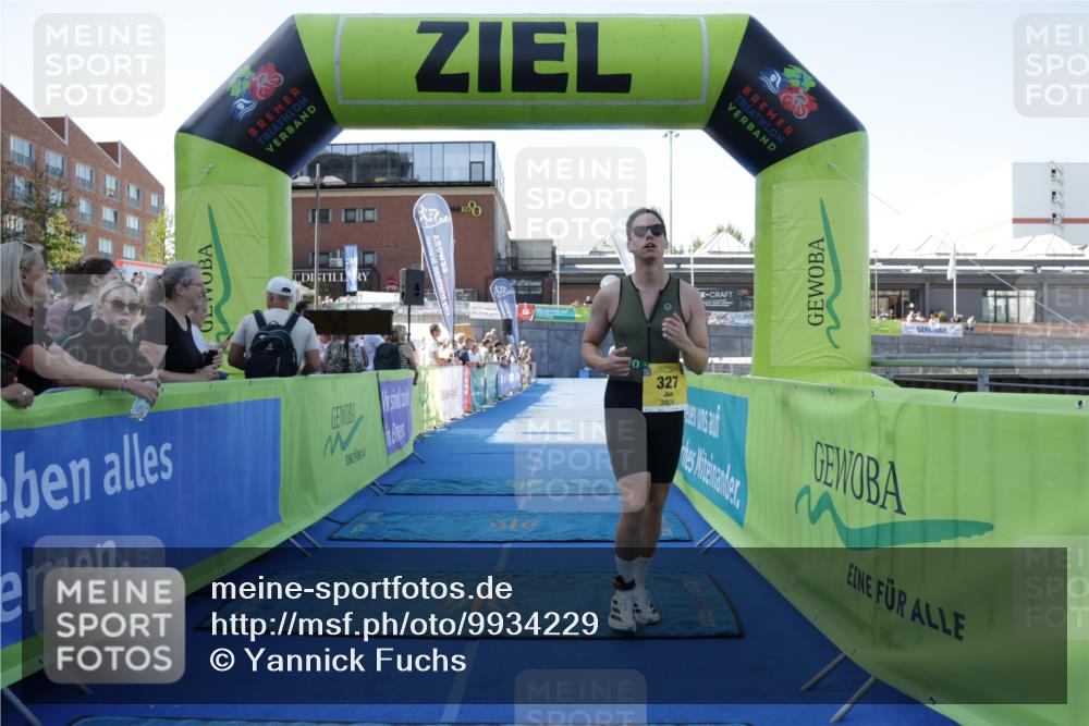 09.08.2026 - GEWOBA Citytriathlon Bremen Yannick Fuchs http://msf.ph/oto/9934229 09.08.2026 11:33:35 Ziel 311, 327 meine-sportfotos.de