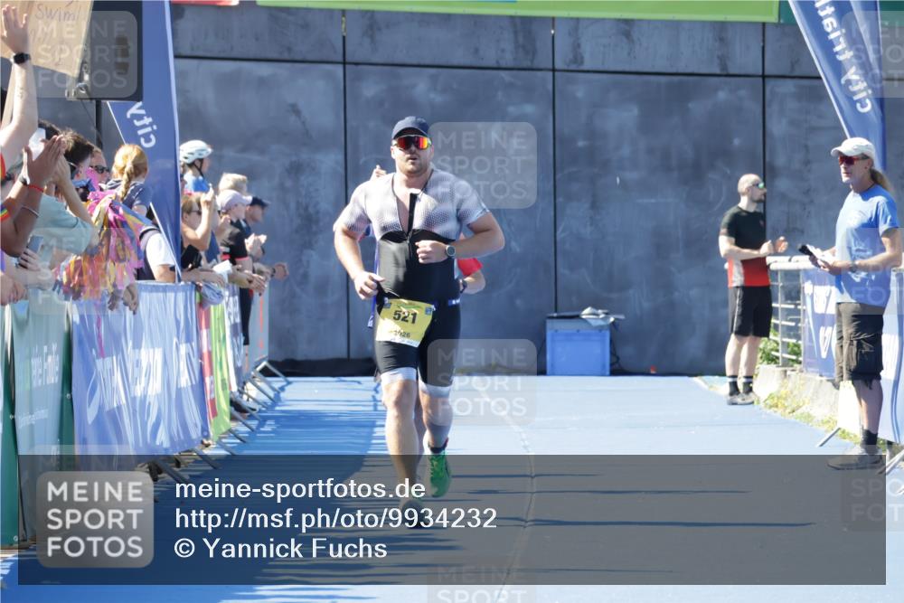 09.08.2026 - GEWOBA Citytriathlon Bremen Yannick Fuchs http://msf.ph/oto/9934232 09.08.2026 11:33:58 Ziel 225, 521 meine-sportfotos.de