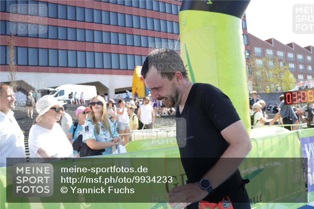 09.08.2026 - GEWOBA Citytriathlon Bremen Yannick Fuchs http://msf.ph/oto/9934233 09.08.2026 14:34:44 Ziel 716 meine-sportfotos.de