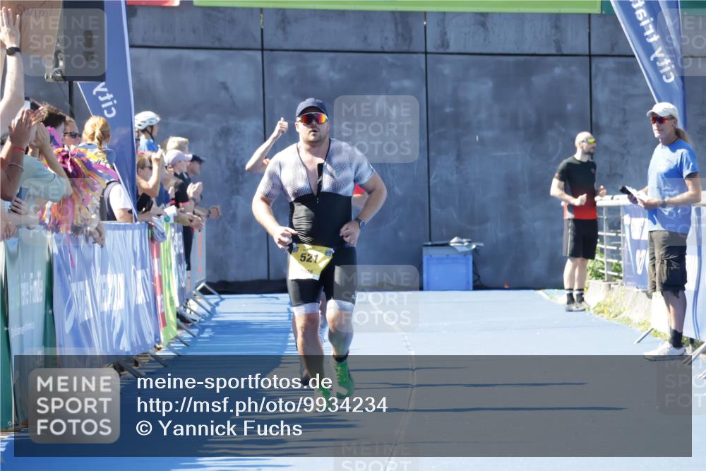 09.08.2026 - GEWOBA Citytriathlon Bremen Yannick Fuchs http://msf.ph/oto/9934234 09.08.2026 11:33:58 Ziel 225, 521 meine-sportfotos.de