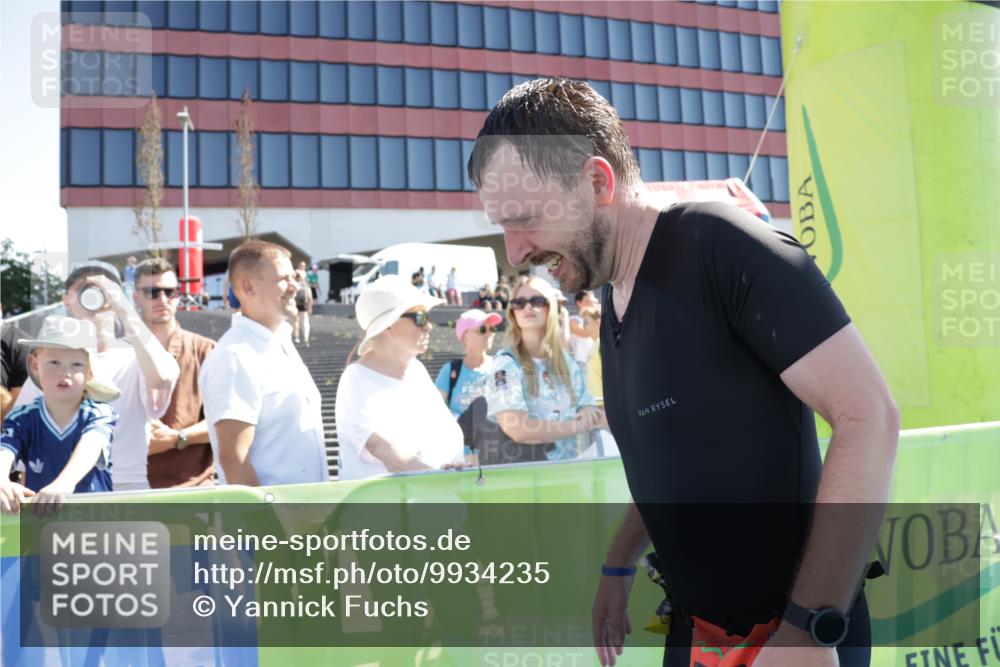 09.08.2026 - GEWOBA Citytriathlon Bremen Yannick Fuchs http://msf.ph/oto/9934235 09.08.2026 14:34:44 Ziel 716 meine-sportfotos.de