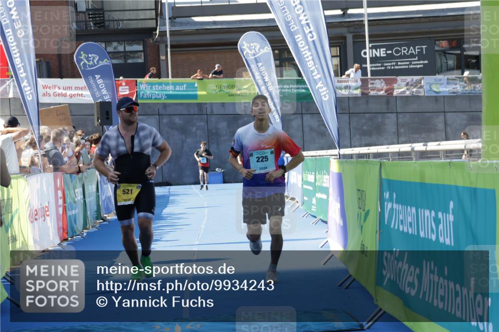 09.08.2026 - GEWOBA Citytriathlon Bremen Yannick Fuchs http://msf.ph/oto/9934243 09.08.2026 11:34:02 Ziel 225, 521 meine-sportfotos.de