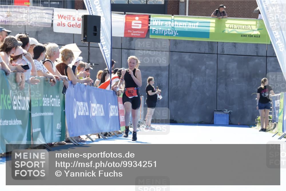 09.08.2026 - GEWOBA Citytriathlon Bremen Yannick Fuchs http://msf.ph/oto/9934251 09.08.2026 14:35:55 Ziel 923 meine-sportfotos.de
