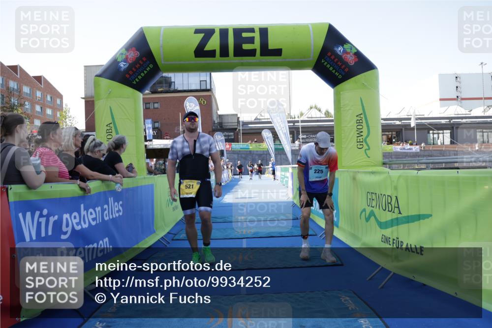 09.08.2026 - GEWOBA Citytriathlon Bremen Yannick Fuchs http://msf.ph/oto/9934252 09.08.2026 11:34:05 Ziel 225, 247, 521 meine-sportfotos.de