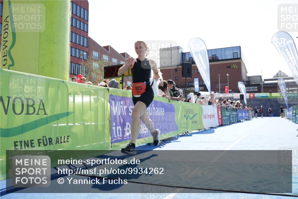 09.08.2026 - GEWOBA Citytriathlon Bremen Yannick Fuchs http://msf.ph/oto/9934262 09.08.2026 14:35:59 Ziel 923 meine-sportfotos.de
