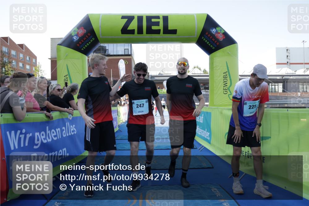 09.08.2026 - GEWOBA Citytriathlon Bremen Yannick Fuchs http://msf.ph/oto/9934278 09.08.2026 11:34:13 Ziel 157, 247, 500 meine-sportfotos.de