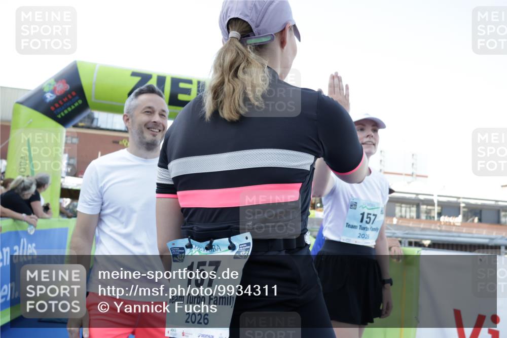 09.08.2026 - GEWOBA Citytriathlon Bremen Yannick Fuchs http://msf.ph/oto/9934311 09.08.2026 11:34:23 Ziel 155 meine-sportfotos.de
