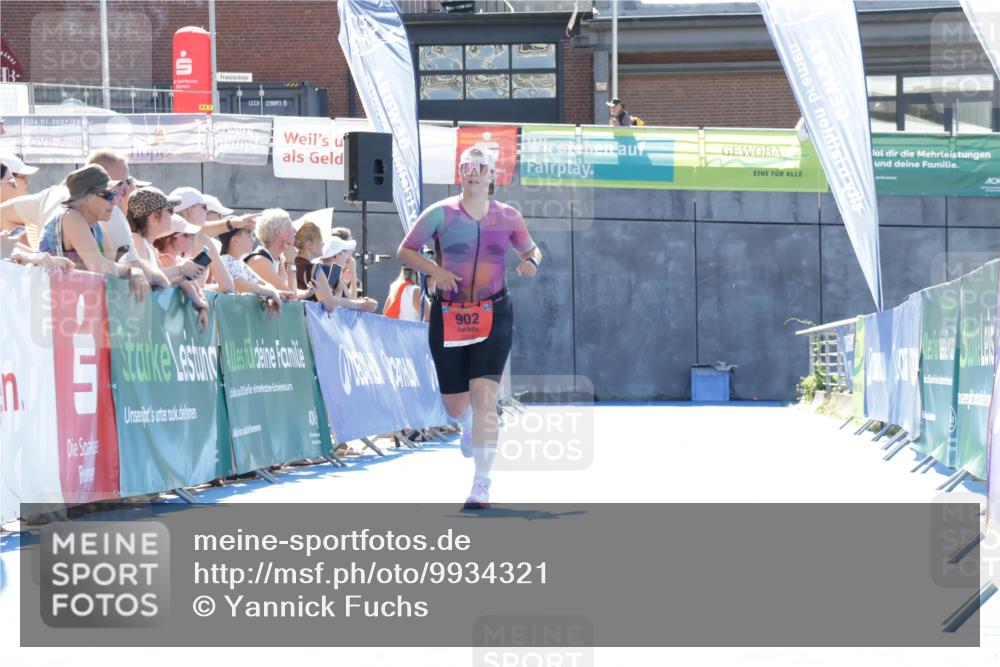 09.08.2026 - GEWOBA Citytriathlon Bremen Yannick Fuchs http://msf.ph/oto/9934321 09.08.2026 14:36:39 Ziel 902 meine-sportfotos.de