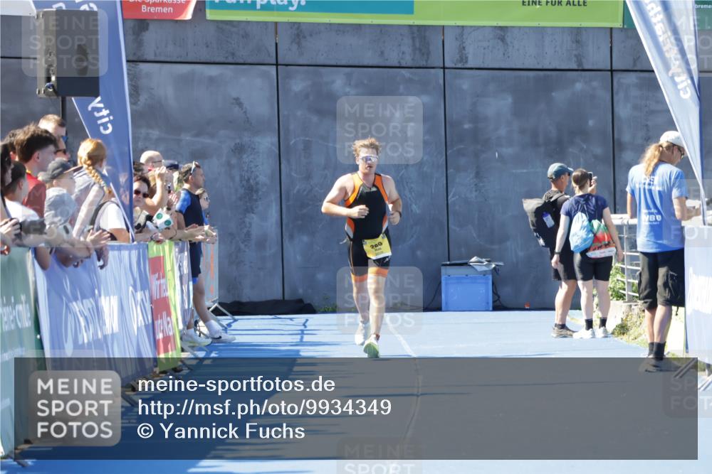 09.08.2026 - GEWOBA Citytriathlon Bremen Yannick Fuchs http://msf.ph/oto/9934349 09.08.2026 11:34:48 Ziel  meine-sportfotos.de