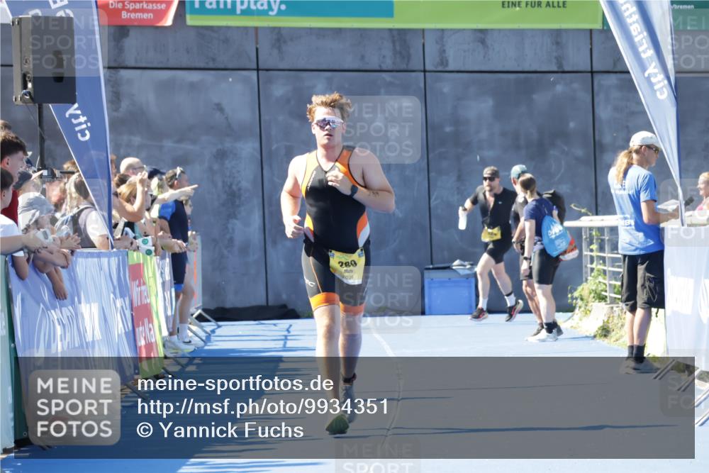 09.08.2026 - GEWOBA Citytriathlon Bremen Yannick Fuchs http://msf.ph/oto/9934351 09.08.2026 11:34:53 Ziel 289 meine-sportfotos.de