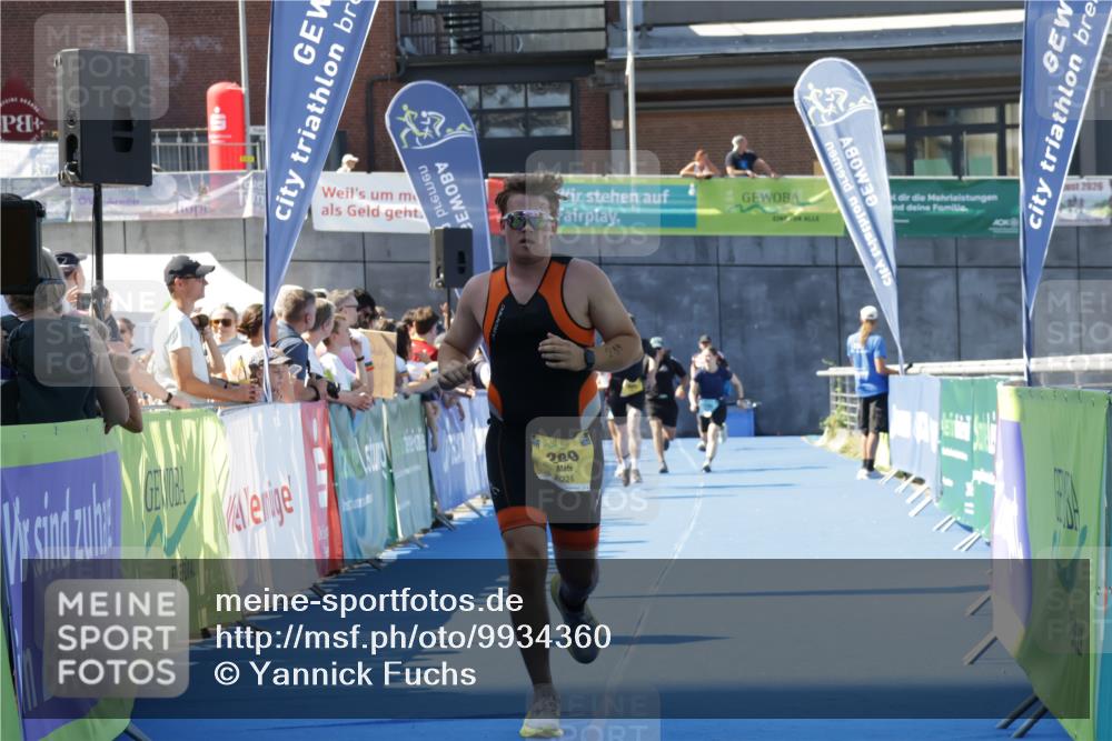 09.08.2026 - GEWOBA Citytriathlon Bremen Yannick Fuchs http://msf.ph/oto/9934360 09.08.2026 11:34:58 Ziel 289 meine-sportfotos.de