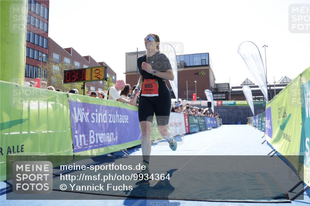 09.08.2026 - GEWOBA Citytriathlon Bremen Yannick Fuchs http://msf.ph/oto/9934364 09.08.2026 14:36:59 Ziel 985 meine-sportfotos.de