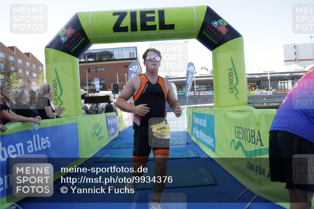 09.08.2026 - GEWOBA Citytriathlon Bremen Yannick Fuchs http://msf.ph/oto/9934376 09.08.2026 11:35:01 Ziel 195, 289, 324 meine-sportfotos.de