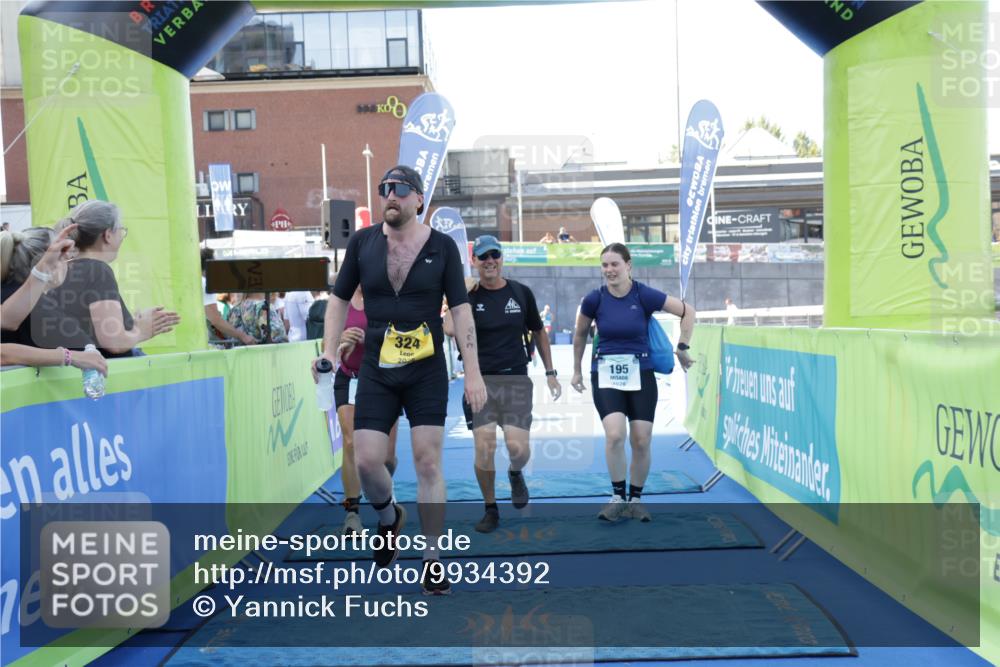 09.08.2026 - GEWOBA Citytriathlon Bremen Yannick Fuchs http://msf.ph/oto/9934392 09.08.2026 11:35:06 Ziel 195, 324, 403 meine-sportfotos.de