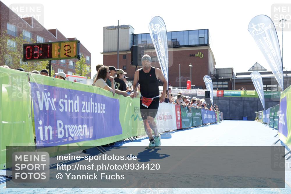 09.08.2026 - GEWOBA Citytriathlon Bremen Yannick Fuchs http://msf.ph/oto/9934420 09.08.2026 14:37:34 Ziel 860 meine-sportfotos.de