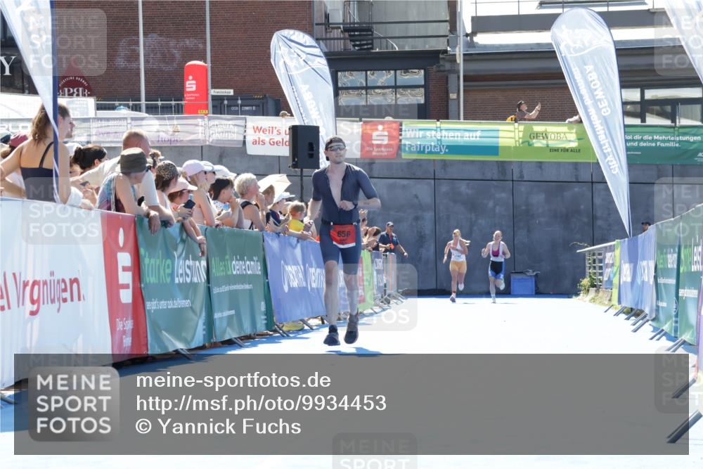 09.08.2026 - GEWOBA Citytriathlon Bremen Yannick Fuchs http://msf.ph/oto/9934453 09.08.2026 14:38:14 Ziel 656 meine-sportfotos.de