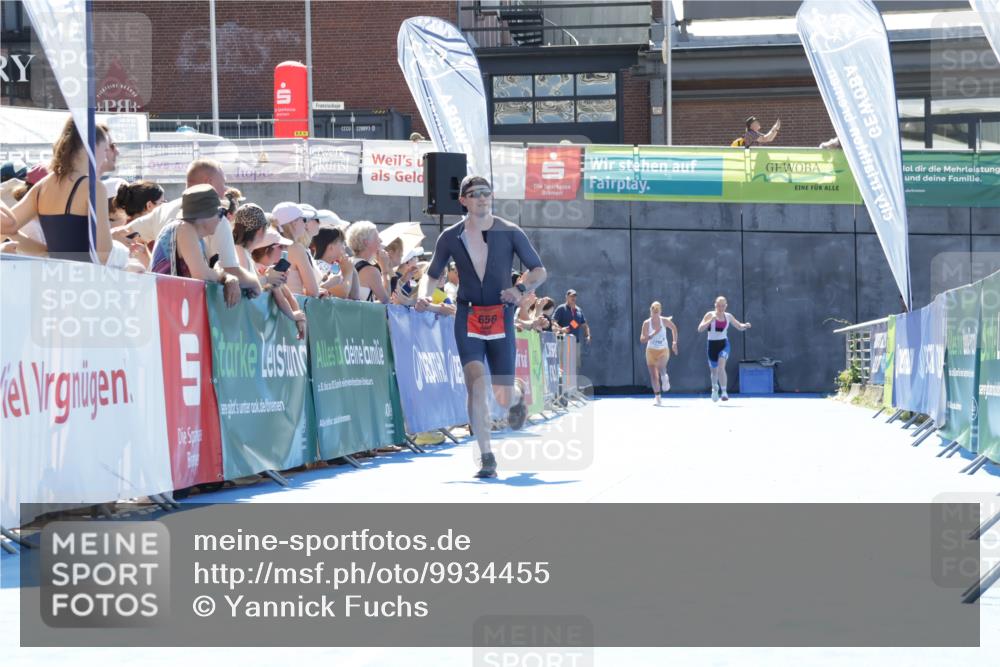 09.08.2026 - GEWOBA Citytriathlon Bremen Yannick Fuchs http://msf.ph/oto/9934455 09.08.2026 14:38:14 Ziel 656 meine-sportfotos.de