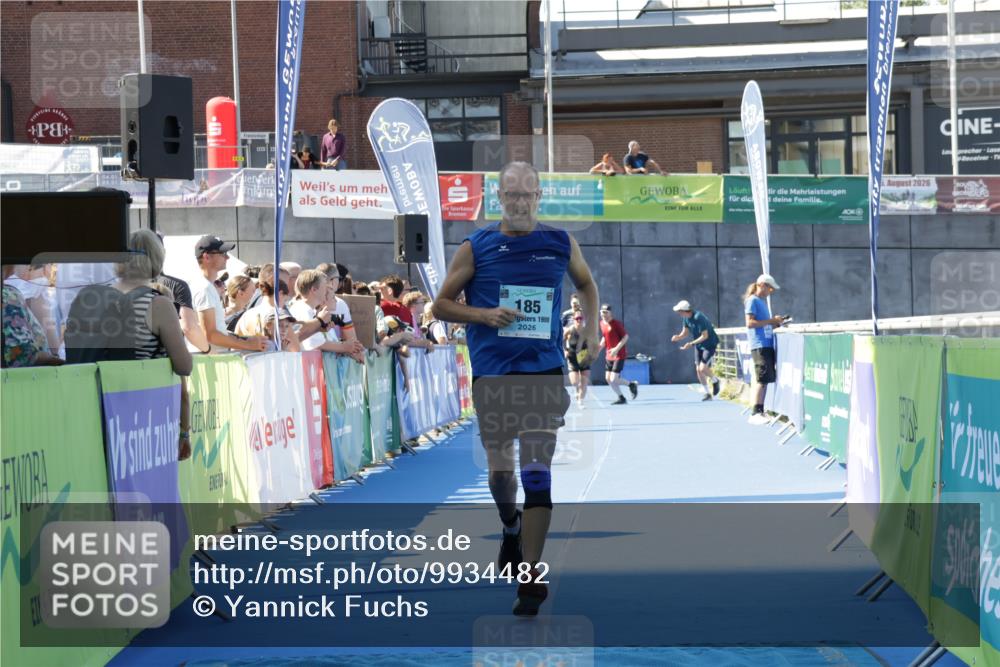 09.08.2026 - GEWOBA Citytriathlon Bremen Yannick Fuchs http://msf.ph/oto/9934482 09.08.2026 11:35:40 Ziel 185 meine-sportfotos.de