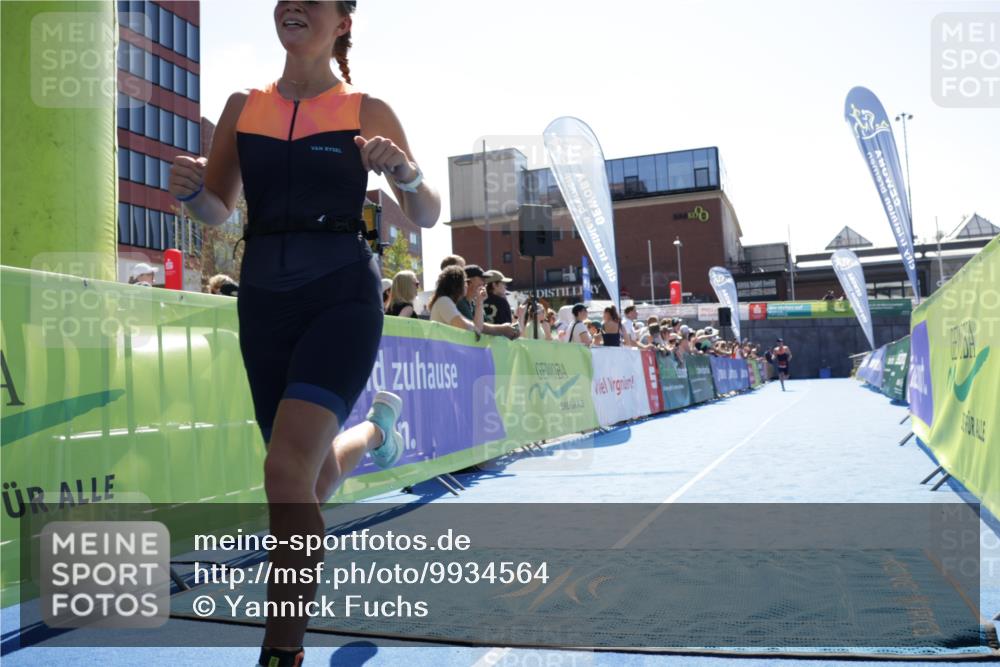 09.08.2026 - GEWOBA Citytriathlon Bremen Yannick Fuchs http://msf.ph/oto/9934564 09.08.2026 14:38:51 Ziel 887 meine-sportfotos.de