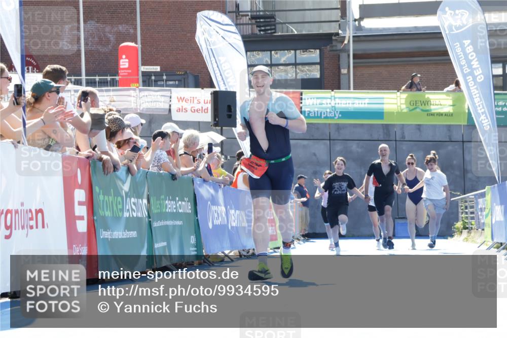 09.08.2026 - GEWOBA Citytriathlon Bremen Yannick Fuchs http://msf.ph/oto/9934595 09.08.2026 14:39:33 Ziel 672, 800 meine-sportfotos.de