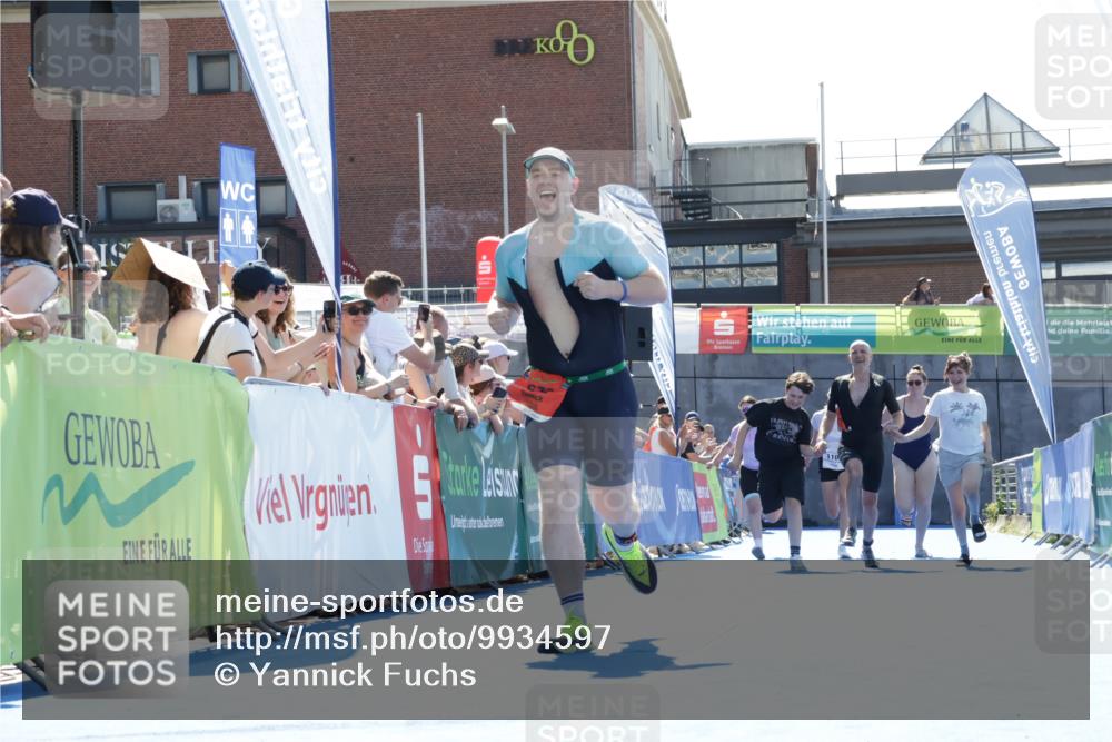 09.08.2026 - GEWOBA Citytriathlon Bremen Yannick Fuchs http://msf.ph/oto/9934597 09.08.2026 14:39:35 Ziel 672, 800, 1106 meine-sportfotos.de
