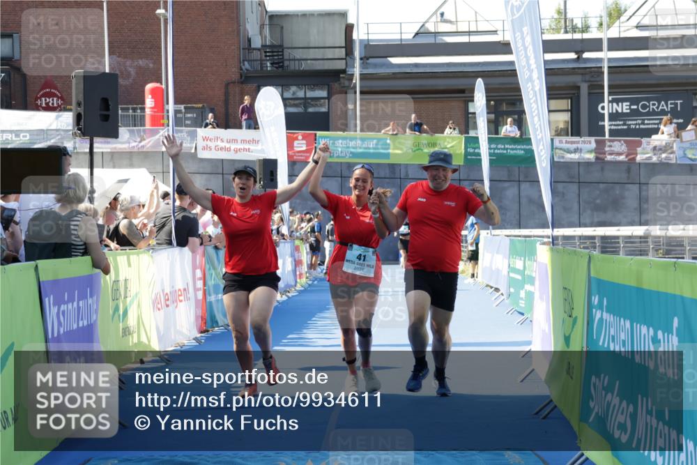 09.08.2026 - GEWOBA Citytriathlon Bremen Yannick Fuchs http://msf.ph/oto/9934611 09.08.2026 11:36:19 Ziel 41 meine-sportfotos.de