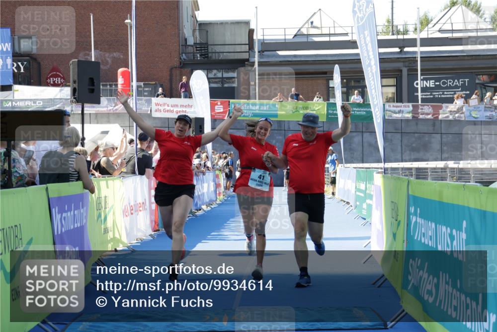 09.08.2026 - GEWOBA Citytriathlon Bremen Yannick Fuchs http://msf.ph/oto/9934614 09.08.2026 11:36:19 Ziel 41 meine-sportfotos.de