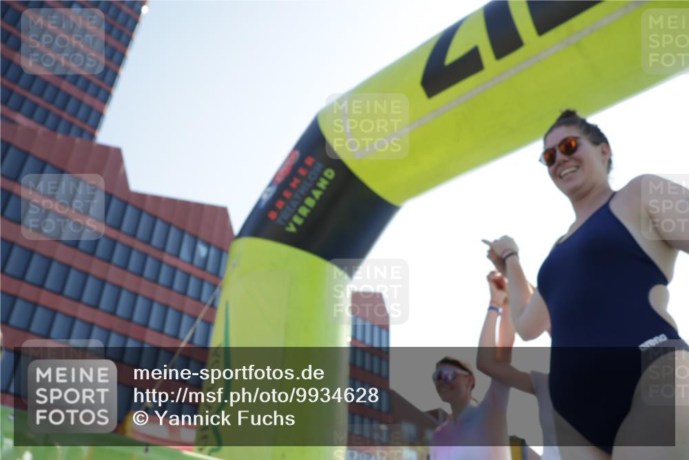 09.08.2026 - GEWOBA Citytriathlon Bremen Yannick Fuchs http://msf.ph/oto/9934628 09.08.2026 14:39:39 Ziel 672, 800, 1106 meine-sportfotos.de