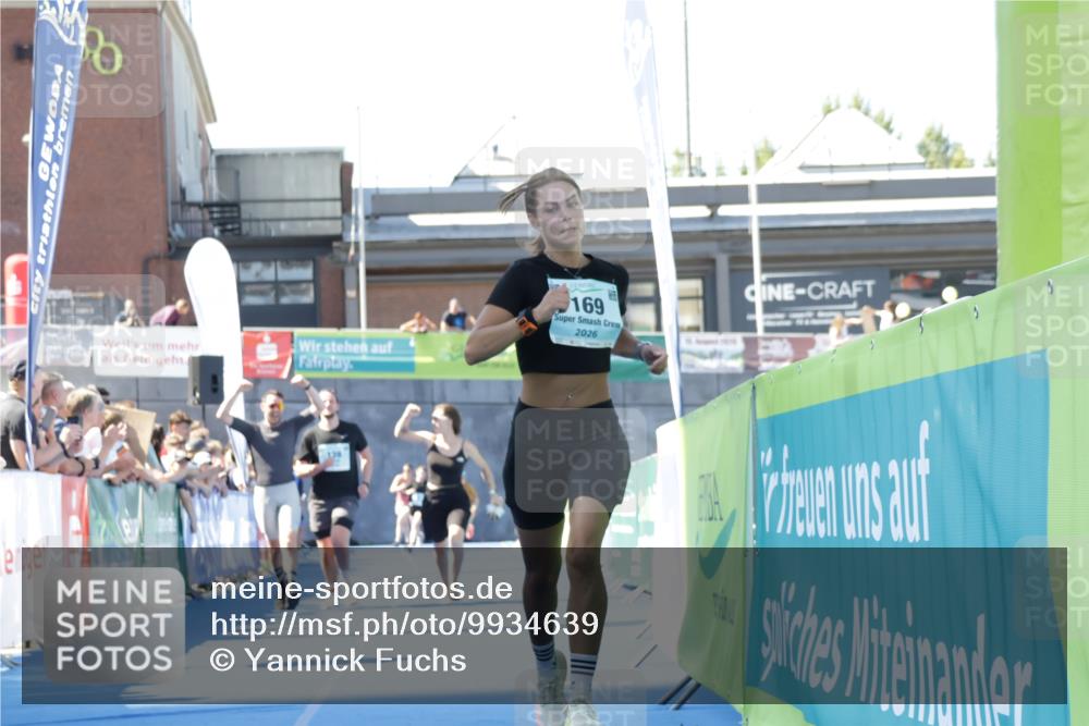 09.08.2026 - GEWOBA Citytriathlon Bremen Yannick Fuchs http://msf.ph/oto/9934639 09.08.2026 11:36:28 Ziel 139 meine-sportfotos.de