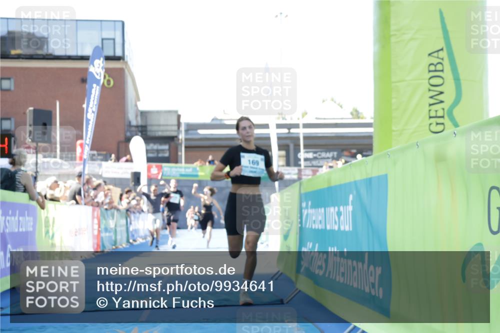 09.08.2026 - GEWOBA Citytriathlon Bremen Yannick Fuchs http://msf.ph/oto/9934641 09.08.2026 11:36:28 Ziel 139 meine-sportfotos.de
