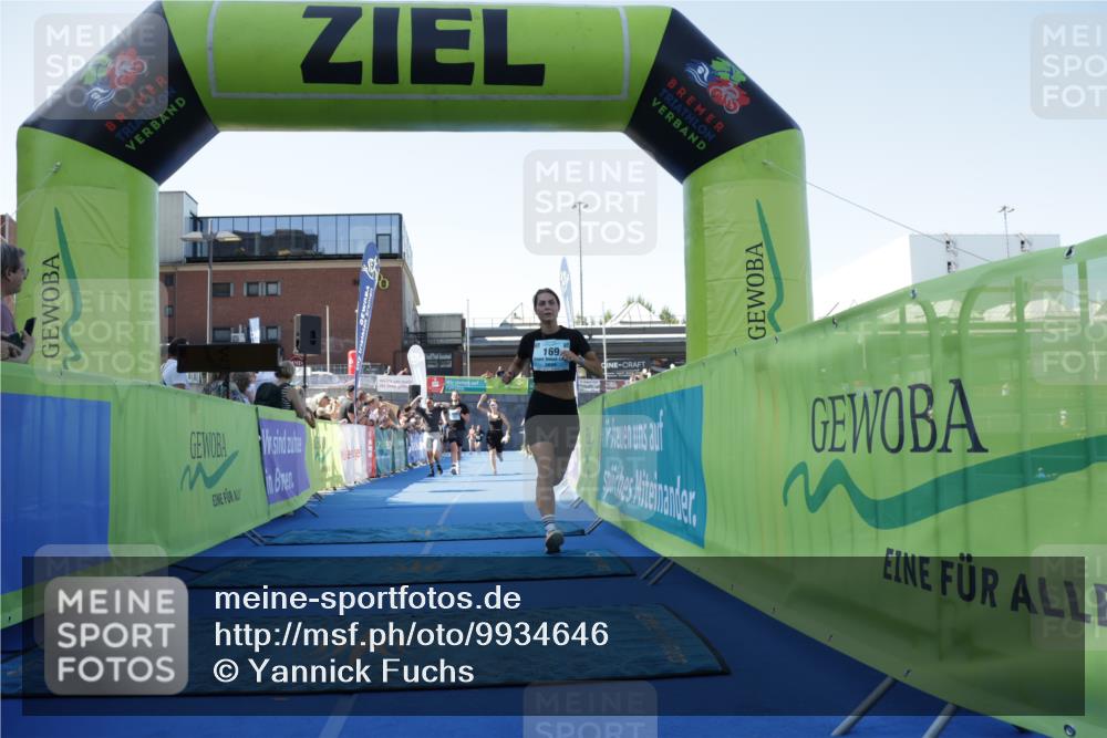 09.08.2026 - GEWOBA Citytriathlon Bremen Yannick Fuchs http://msf.ph/oto/9934646 09.08.2026 11:36:28 Ziel 139 meine-sportfotos.de