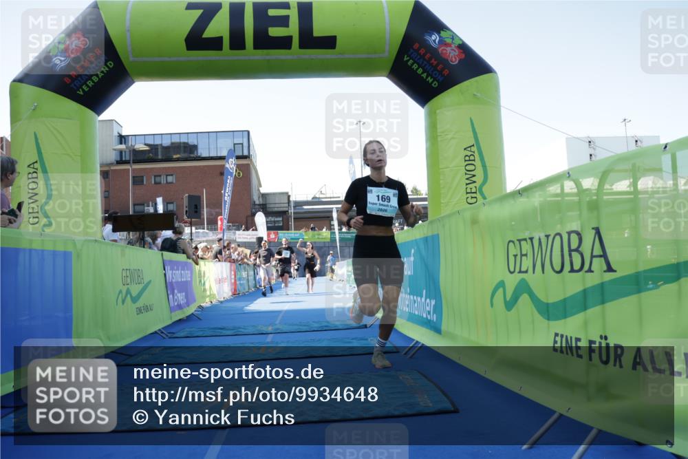 09.08.2026 - GEWOBA Citytriathlon Bremen Yannick Fuchs http://msf.ph/oto/9934648 09.08.2026 11:36:29 Ziel 139 meine-sportfotos.de