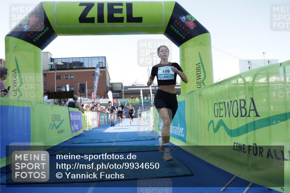 09.08.2026 - GEWOBA Citytriathlon Bremen Yannick Fuchs http://msf.ph/oto/9934650 09.08.2026 11:36:29 Ziel 139 meine-sportfotos.de