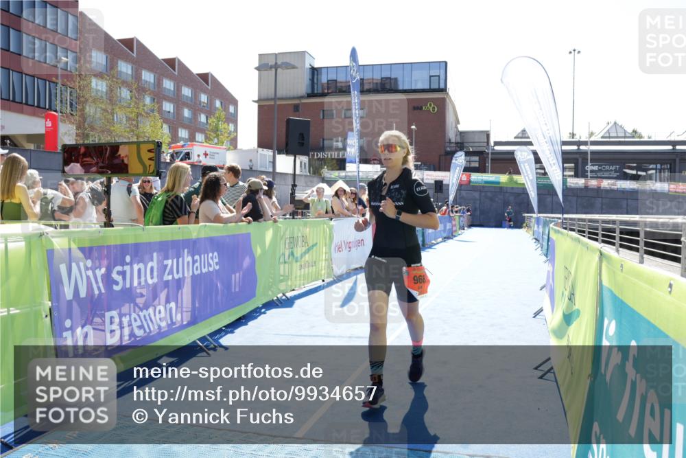 09.08.2026 - GEWOBA Citytriathlon Bremen Yannick Fuchs http://msf.ph/oto/9934657 09.08.2026 14:40:09 Ziel 968 meine-sportfotos.de