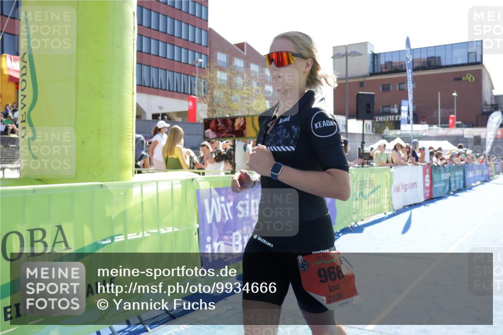 09.08.2026 - GEWOBA Citytriathlon Bremen Yannick Fuchs http://msf.ph/oto/9934666 09.08.2026 14:40:10 Ziel 968 meine-sportfotos.de