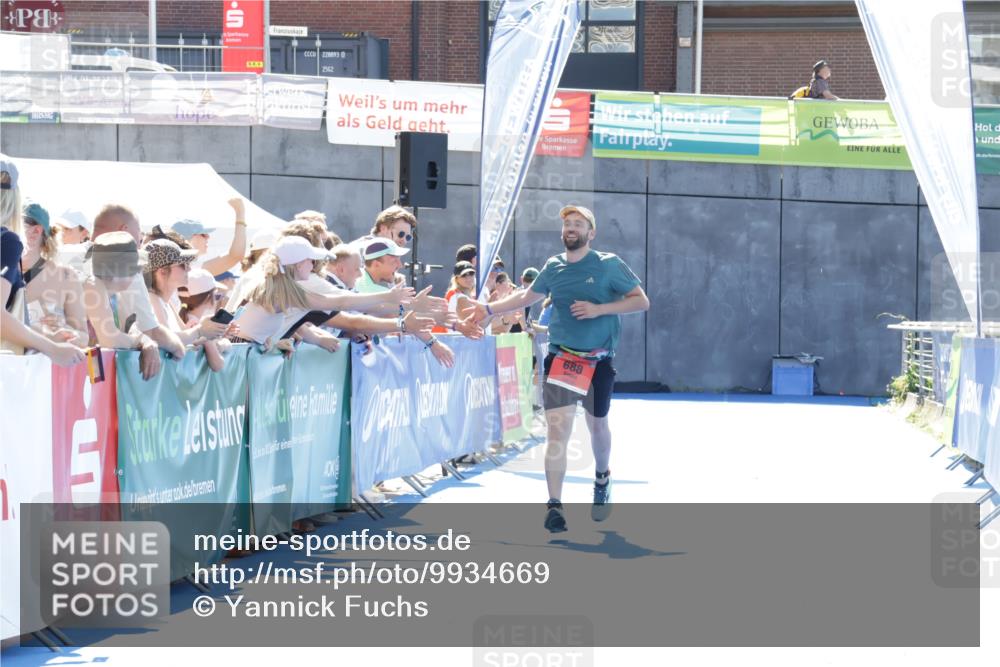 09.08.2026 - GEWOBA Citytriathlon Bremen Yannick Fuchs http://msf.ph/oto/9934669 09.08.2026 14:40:18 Ziel 688 meine-sportfotos.de