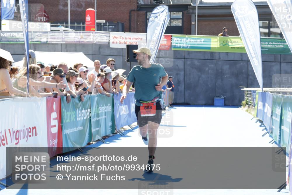 09.08.2026 - GEWOBA Citytriathlon Bremen Yannick Fuchs http://msf.ph/oto/9934675 09.08.2026 14:40:20 Ziel 688 meine-sportfotos.de