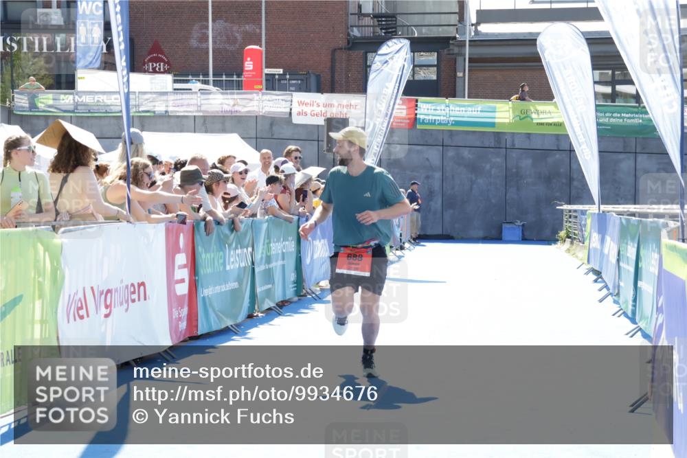09.08.2026 - GEWOBA Citytriathlon Bremen Yannick Fuchs http://msf.ph/oto/9934676 09.08.2026 14:40:20 Ziel 688 meine-sportfotos.de