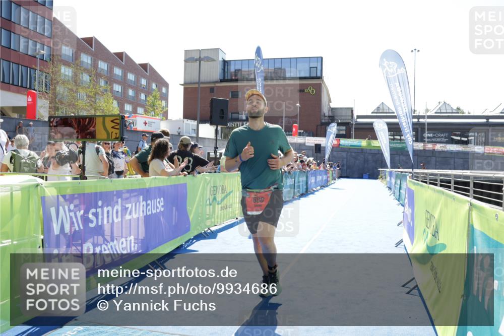 09.08.2026 - GEWOBA Citytriathlon Bremen Yannick Fuchs http://msf.ph/oto/9934686 09.08.2026 14:40:22 Ziel 688 meine-sportfotos.de
