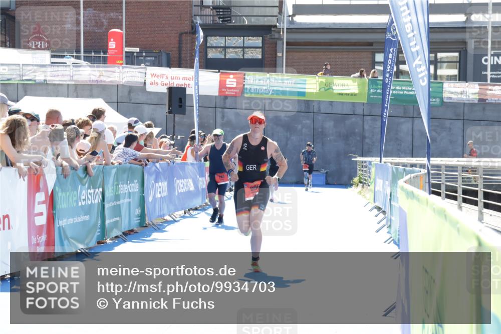 09.08.2026 - GEWOBA Citytriathlon Bremen Yannick Fuchs http://msf.ph/oto/9934703 09.08.2026 14:40:34 Ziel 996 meine-sportfotos.de
