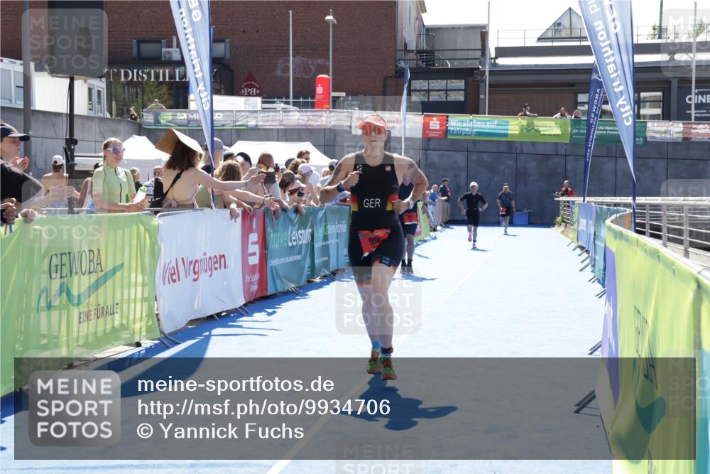 09.08.2026 - GEWOBA Citytriathlon Bremen Yannick Fuchs http://msf.ph/oto/9934706 09.08.2026 14:40:35 Ziel 785, 996 meine-sportfotos.de