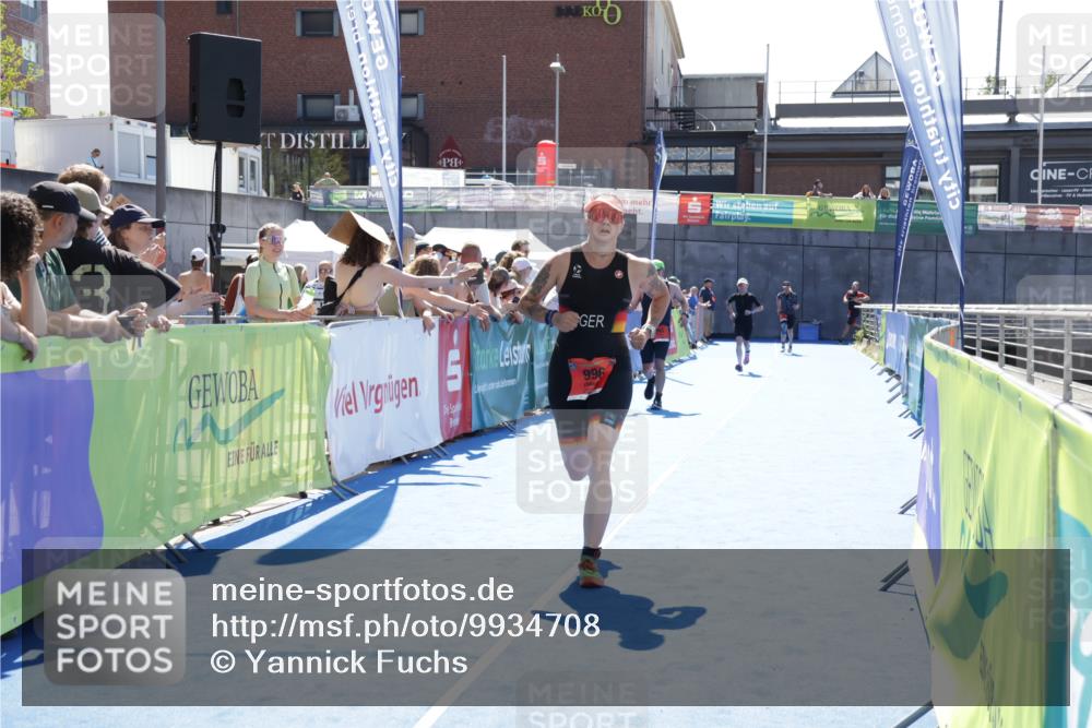 09.08.2026 - GEWOBA Citytriathlon Bremen Yannick Fuchs http://msf.ph/oto/9934708 09.08.2026 14:40:35 Ziel 785, 996 meine-sportfotos.de