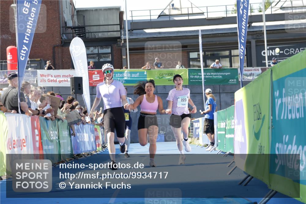 09.08.2026 - GEWOBA Citytriathlon Bremen Yannick Fuchs http://msf.ph/oto/9934717 09.08.2026 11:36:46 Ziel 223, 313 meine-sportfotos.de