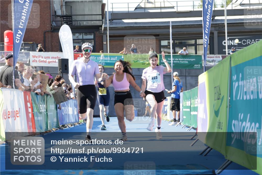 09.08.2026 - GEWOBA Citytriathlon Bremen Yannick Fuchs http://msf.ph/oto/9934721 09.08.2026 11:36:46 Ziel 223, 313 meine-sportfotos.de