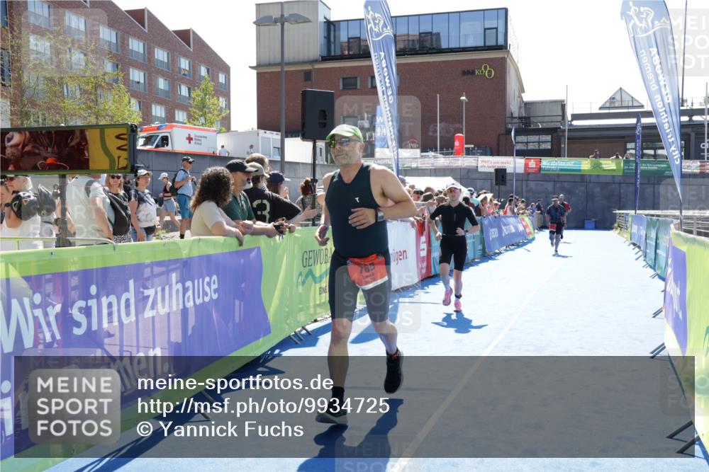 09.08.2026 - GEWOBA Citytriathlon Bremen Yannick Fuchs http://msf.ph/oto/9934725 09.08.2026 14:40:40 Ziel 785, 859, 939, 996 meine-sportfotos.de