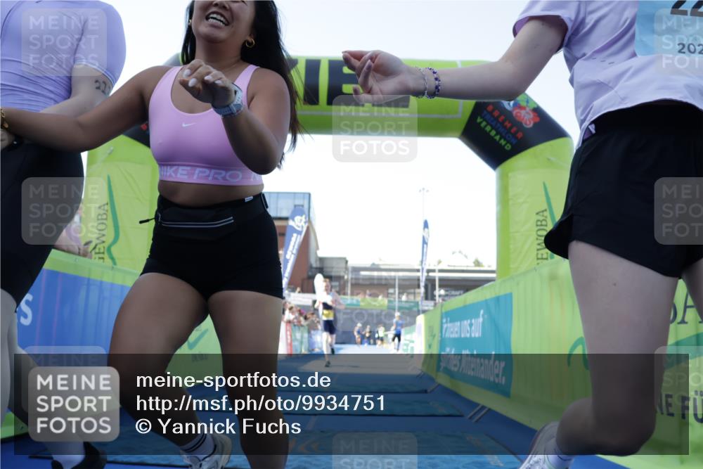 09.08.2026 - GEWOBA Citytriathlon Bremen Yannick Fuchs http://msf.ph/oto/9934751 09.08.2026 11:36:49 Ziel 223, 313 meine-sportfotos.de