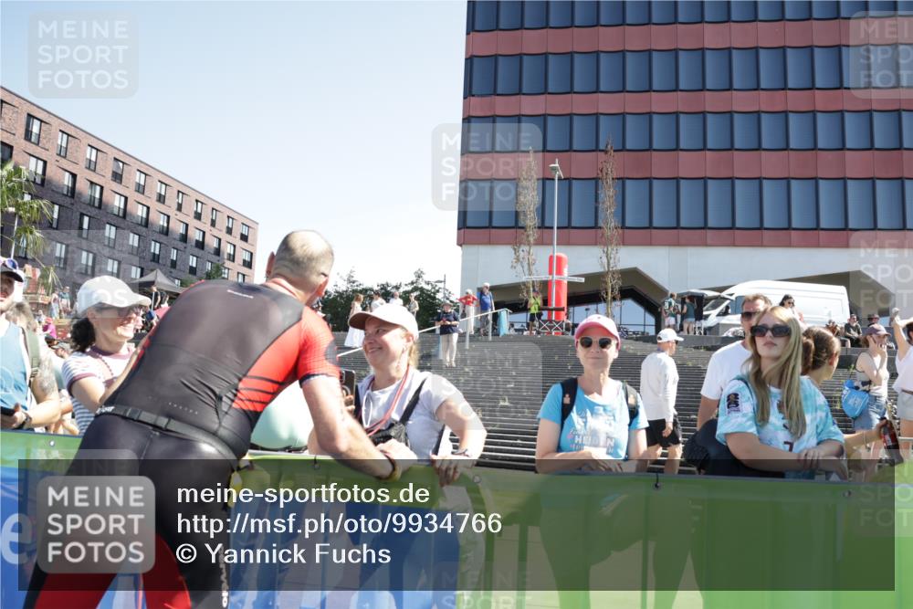 09.08.2026 - GEWOBA Citytriathlon Bremen Yannick Fuchs http://msf.ph/oto/9934766 09.08.2026 14:40:51 Ziel 779 meine-sportfotos.de