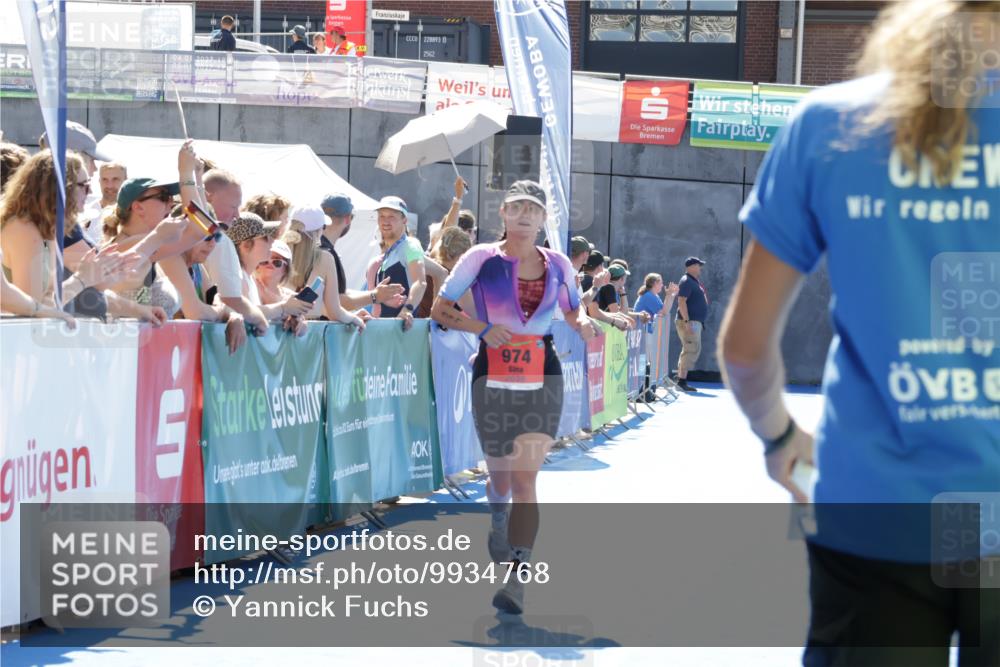09.08.2026 - GEWOBA Citytriathlon Bremen Yannick Fuchs http://msf.ph/oto/9934768 09.08.2026 14:41:04 Ziel 974 meine-sportfotos.de
